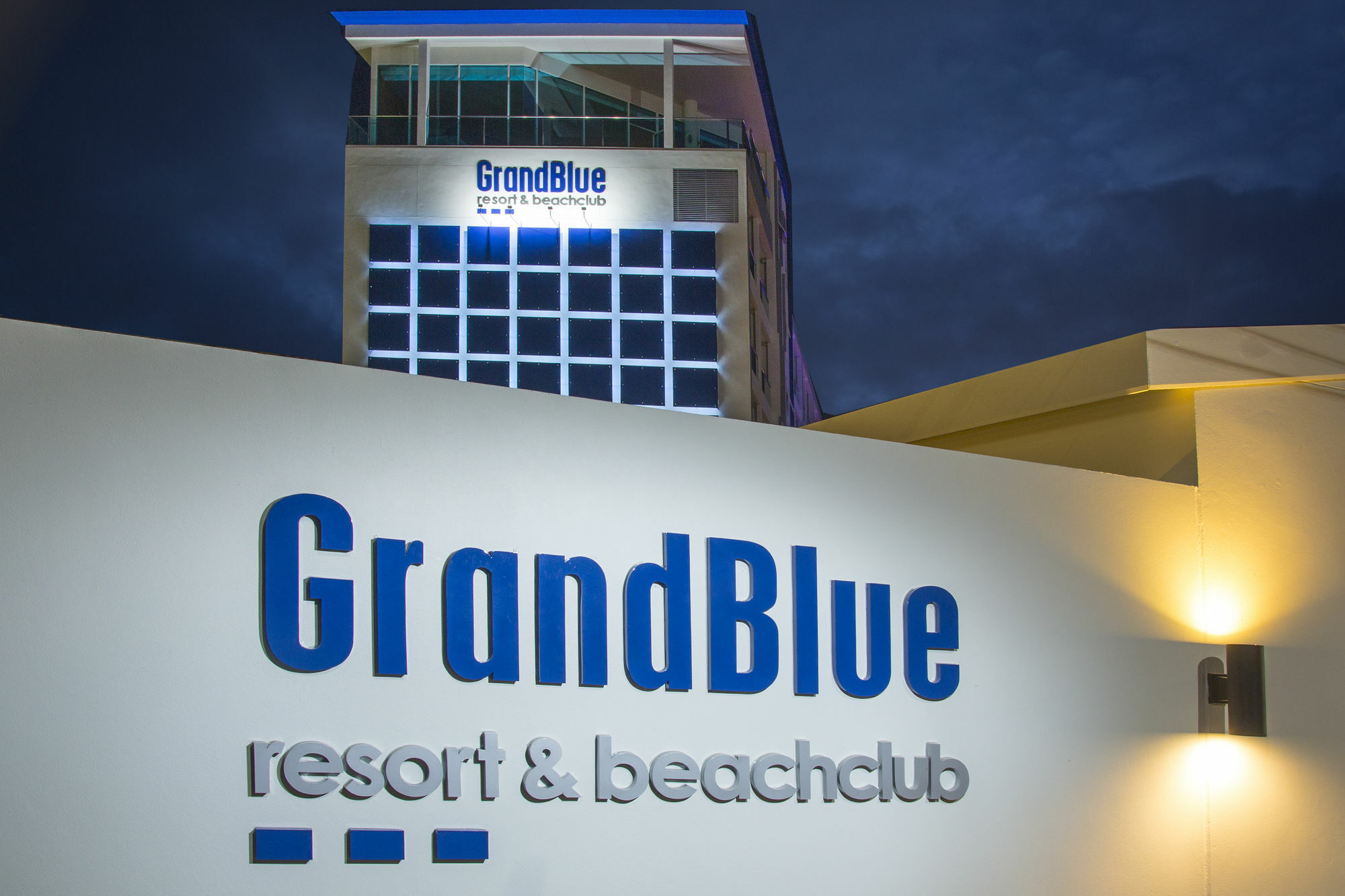 Grandblue Resort & Beachclub Mae Phim Exterior foto